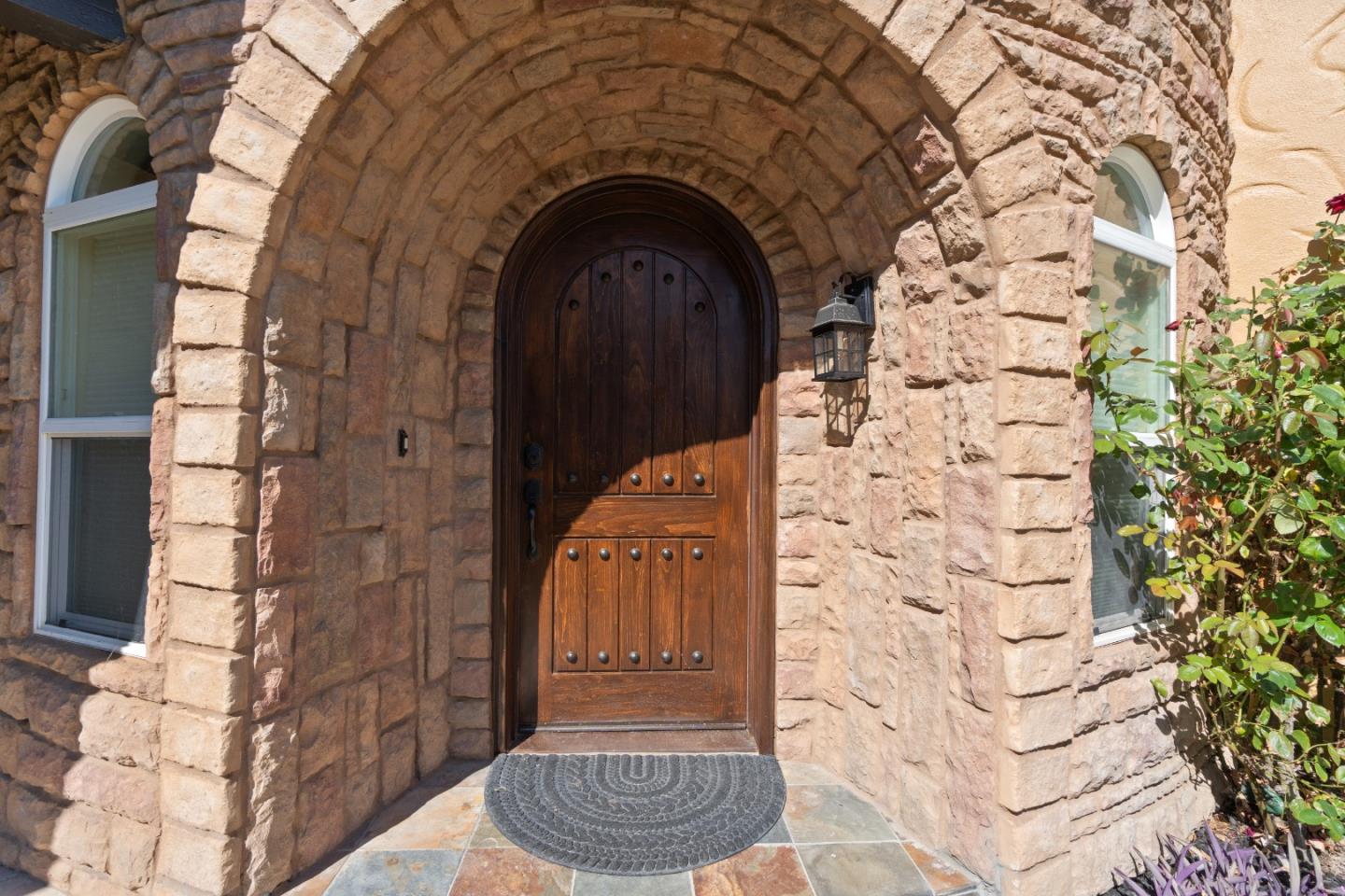 Detail Gallery Image 6 of 65 For 2859 Broken Oak Ct, San Jose,  CA 95148 - 4 Beds | 2/1 Baths