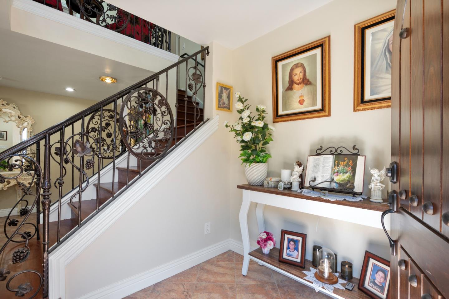 Detail Gallery Image 7 of 65 For 2859 Broken Oak Ct, San Jose,  CA 95148 - 4 Beds | 2/1 Baths
