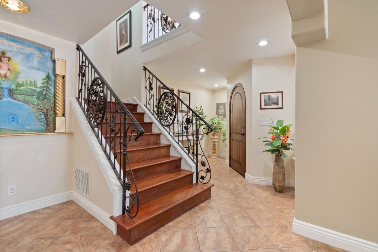 Detail Gallery Image 8 of 65 For 2859 Broken Oak Ct, San Jose,  CA 95148 - 4 Beds | 2/1 Baths