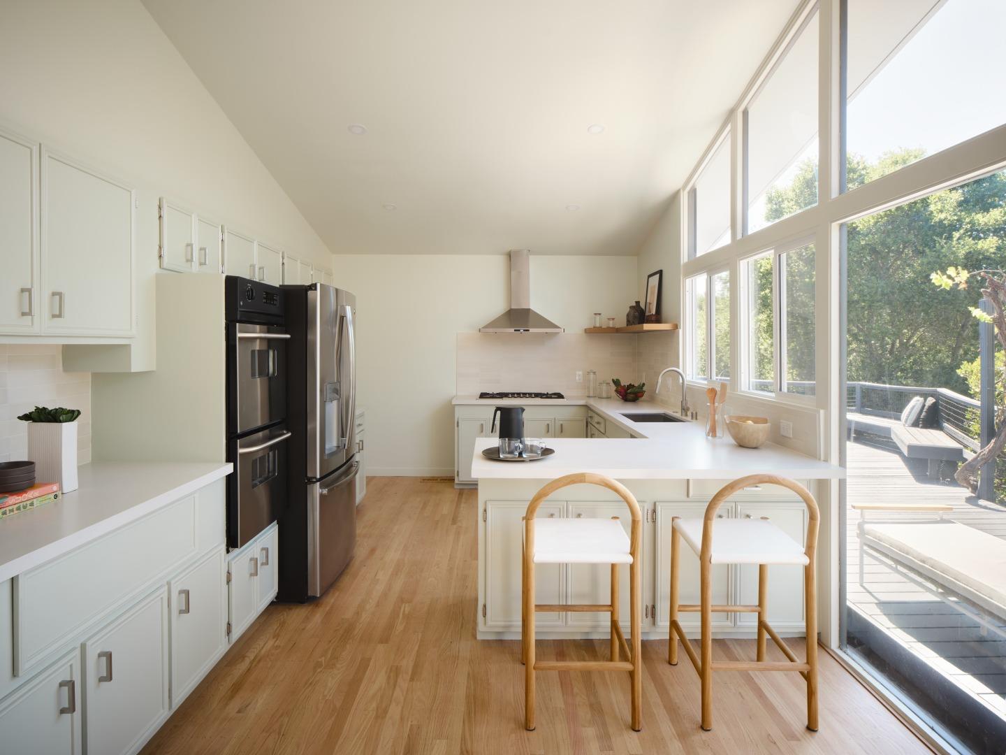 Detail Gallery Image 7 of 16 For 210 Cervantes Rd, Portola Valley,  CA 94028 - 5 Beds | 4 Baths