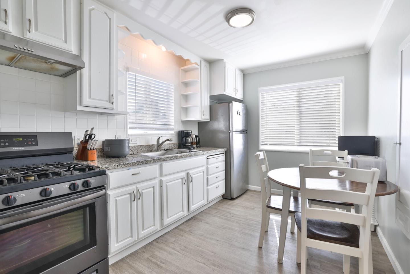 Detail Gallery Image 10 of 21 For 1431 Dwight Way, Berkeley,  CA 94702 - – Beds | – Baths