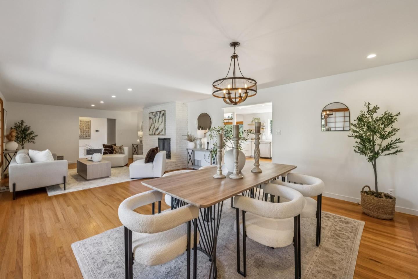 Detail Gallery Image 11 of 25 For 708 Linda Ct, San Mateo,  CA 94403 - 3 Beds | 2/1 Baths