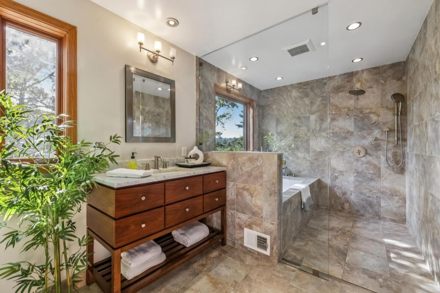 Detail Gallery Image 13 of 25 For 708 Linda Ct, San Mateo,  CA 94403 - 3 Beds | 2/1 Baths