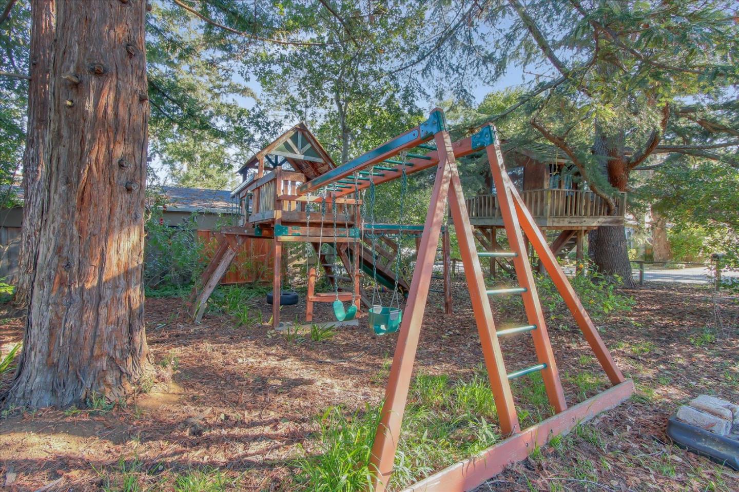Detail Gallery Image 10 of 31 For 623 1/2 Paco Dr, Los Altos,  CA 94024 - 2 Beds | 1 Baths