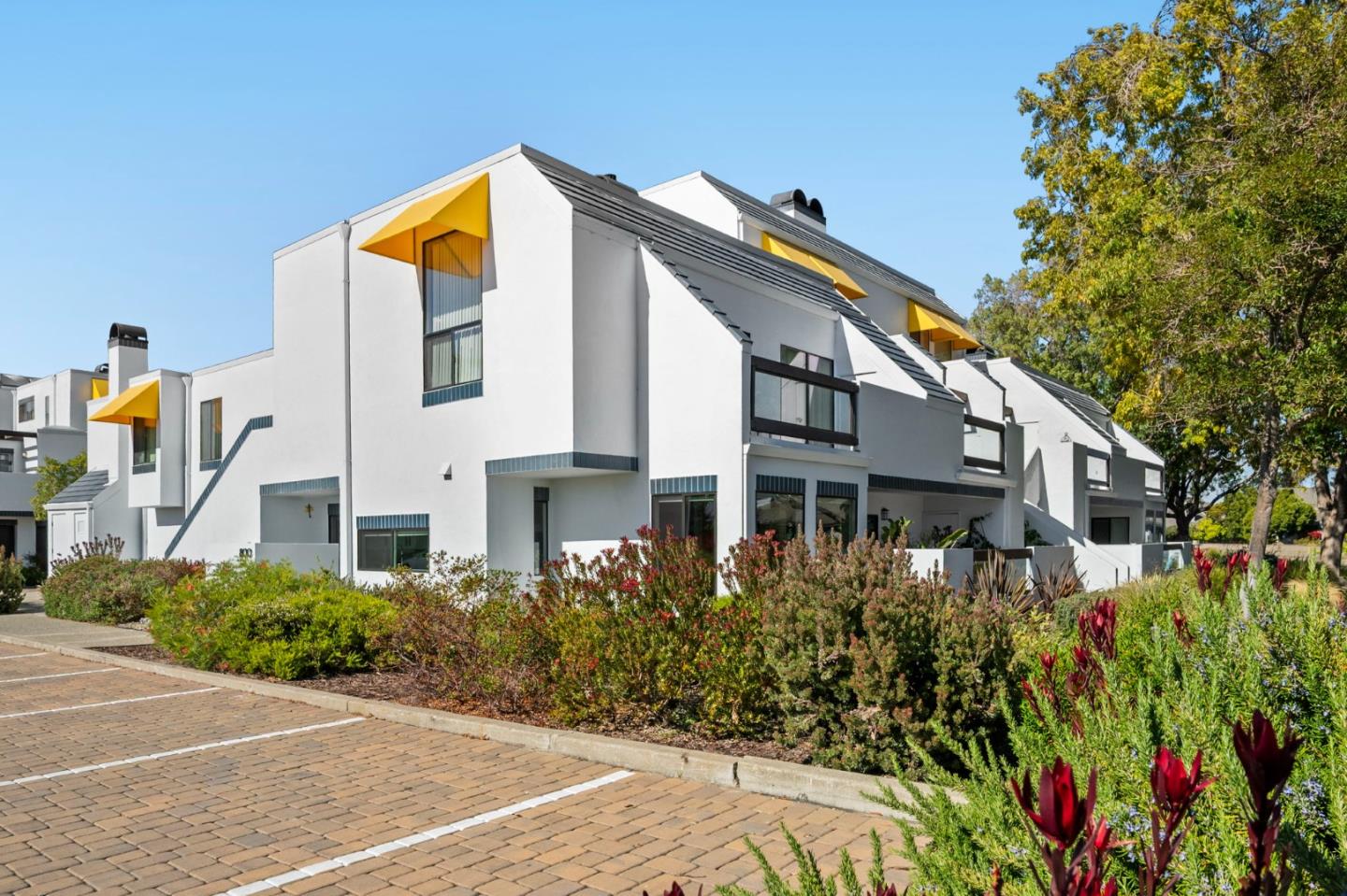 Detail Gallery Image 3 of 77 For 800 Balboa Ln, Foster City,  CA 94404 - 2 Beds | 2 Baths