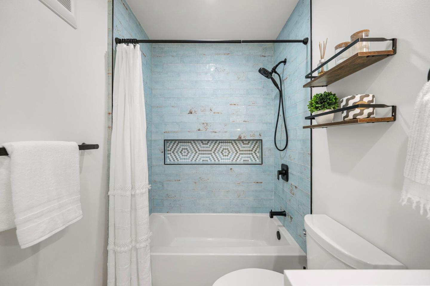 Detail Gallery Image 43 of 77 For 800 Balboa Ln, Foster City,  CA 94404 - 2 Beds | 2 Baths