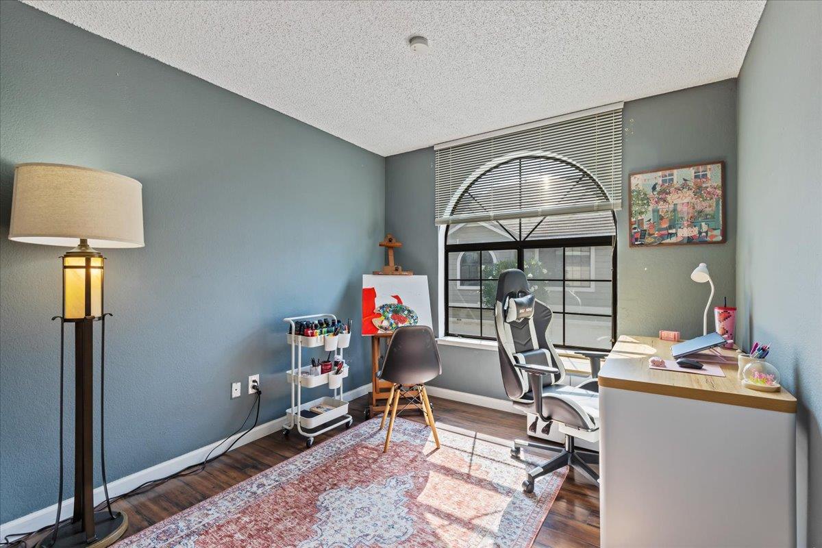 Detail Gallery Image 11 of 16 For 2878 Buena Crest Ct, San Jose,  CA 95121 - 2 Beds | 2 Baths