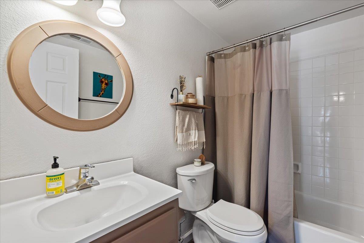 Detail Gallery Image 12 of 16 For 2878 Buena Crest Ct, San Jose,  CA 95121 - 2 Beds | 2 Baths
