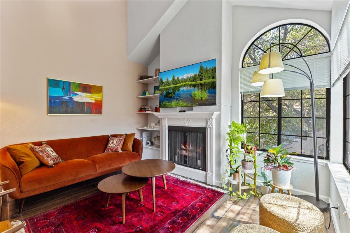 Detail Gallery Image 4 of 16 For 2878 Buena Crest Ct, San Jose,  CA 95121 - 2 Beds | 2 Baths