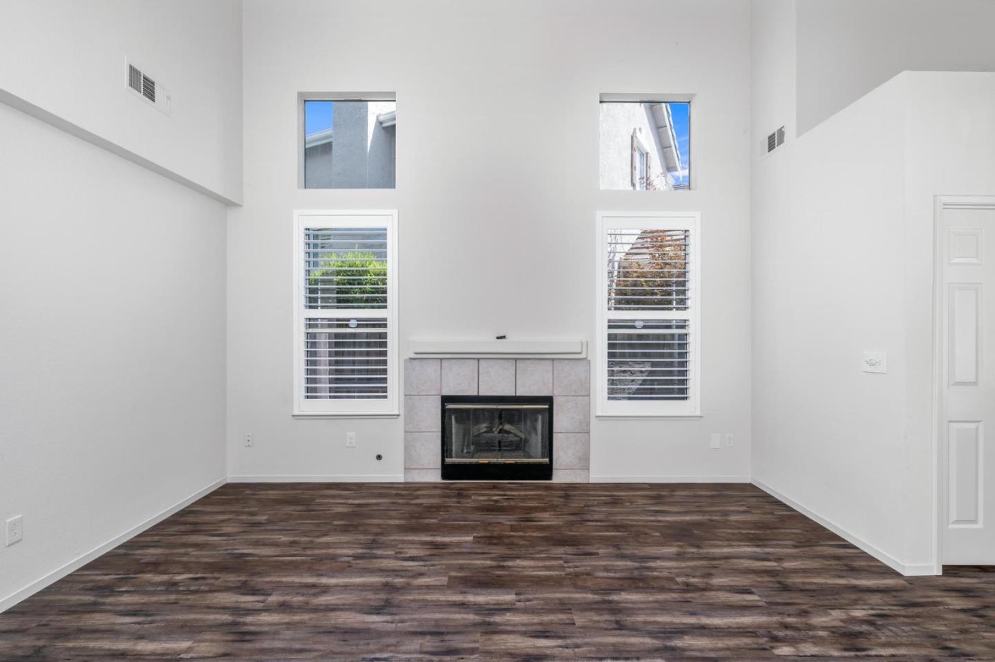 Detail Gallery Image 5 of 34 For 4325 Heritage Pl, Stockton,  CA 95219 - 3 Beds | 2/1 Baths