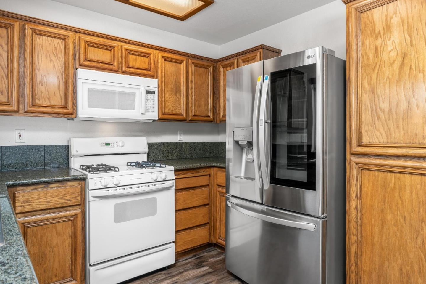 Detail Gallery Image 9 of 34 For 4325 Heritage Pl, Stockton,  CA 95219 - 3 Beds | 2/1 Baths