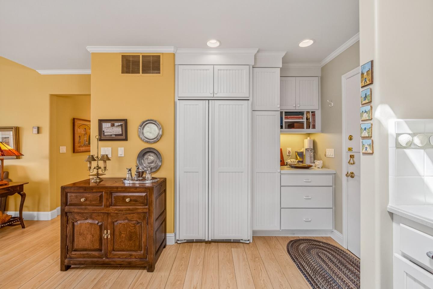 Detail Gallery Image 14 of 42 For 171 Hacienda Carmel, Carmel,  CA 93923 - 2 Beds | 2 Baths
