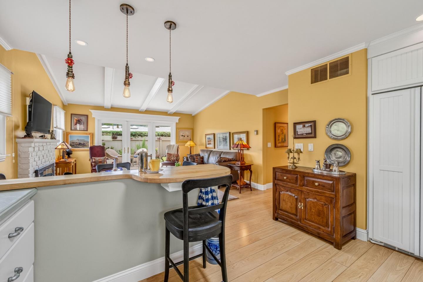 Detail Gallery Image 15 of 42 For 171 Hacienda Carmel, Carmel,  CA 93923 - 2 Beds | 2 Baths