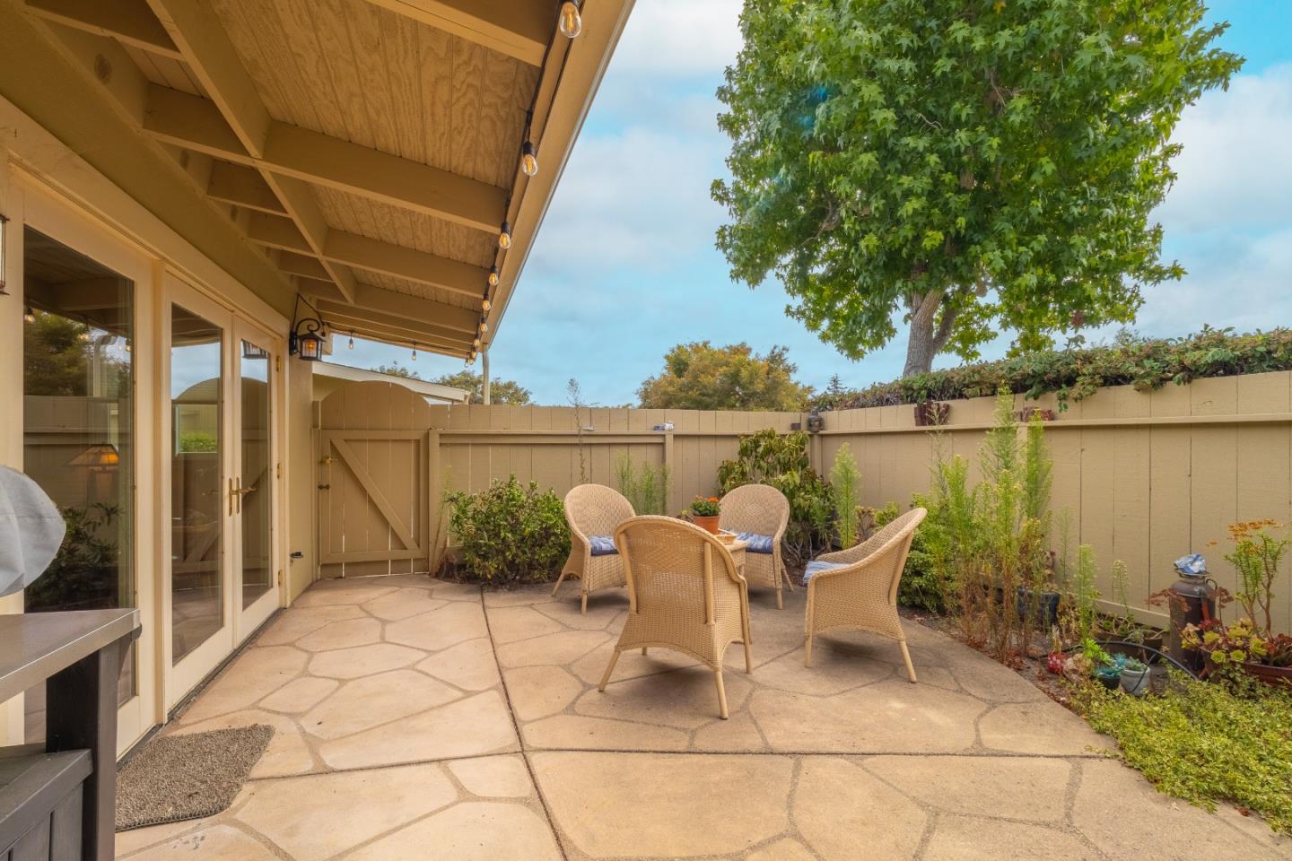Detail Gallery Image 31 of 42 For 171 Hacienda Carmel, Carmel,  CA 93923 - 2 Beds | 2 Baths