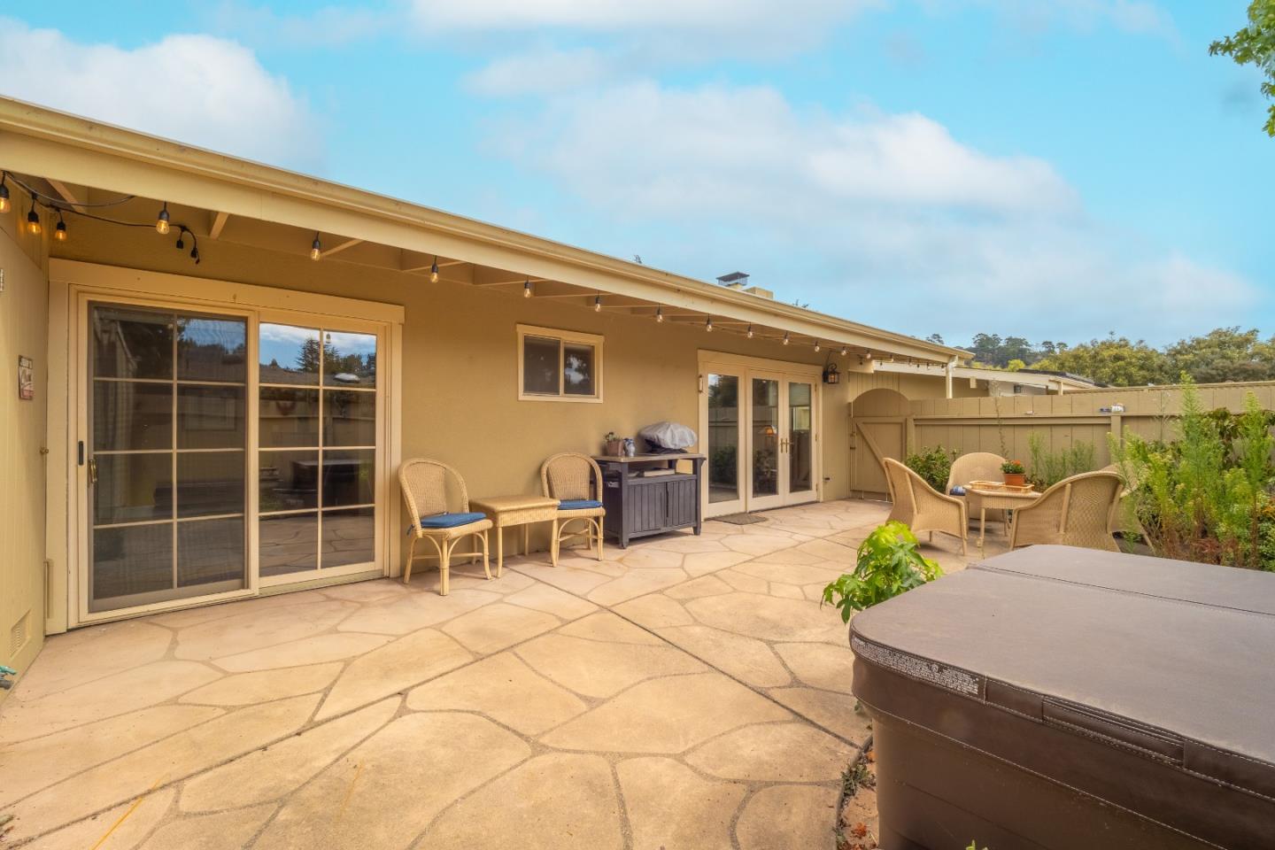 Detail Gallery Image 32 of 42 For 171 Hacienda Carmel, Carmel,  CA 93923 - 2 Beds | 2 Baths