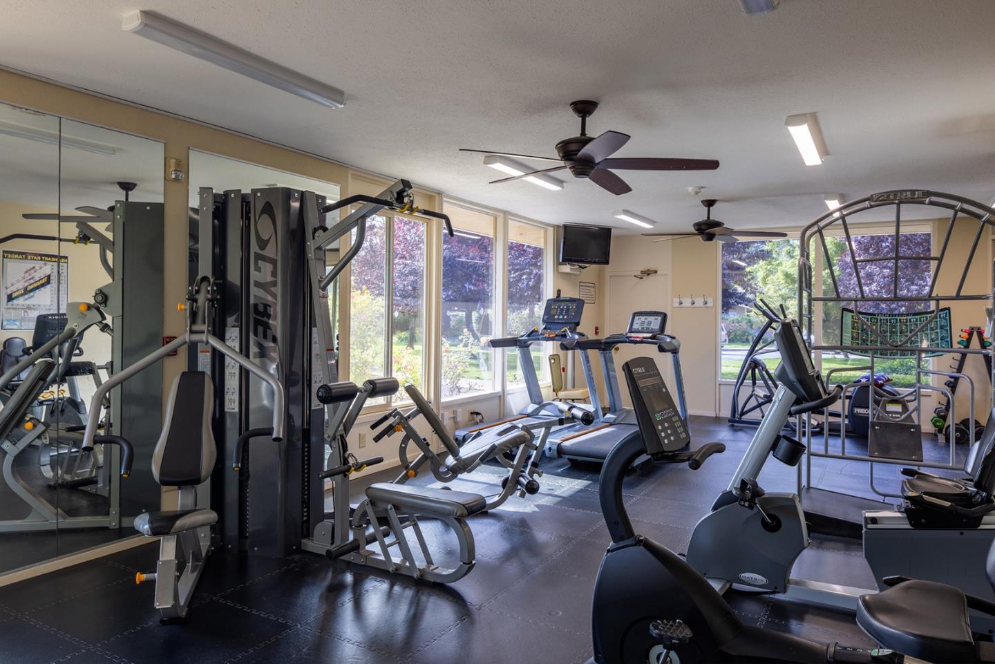 Detail Gallery Image 37 of 42 For 171 Hacienda Carmel, Carmel,  CA 93923 - 2 Beds | 2 Baths