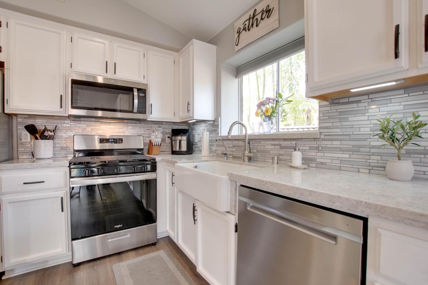 Detail Gallery Image 13 of 43 For 1330 Meridian St, Hollister,  CA 95023 - 4 Beds | 2 Baths