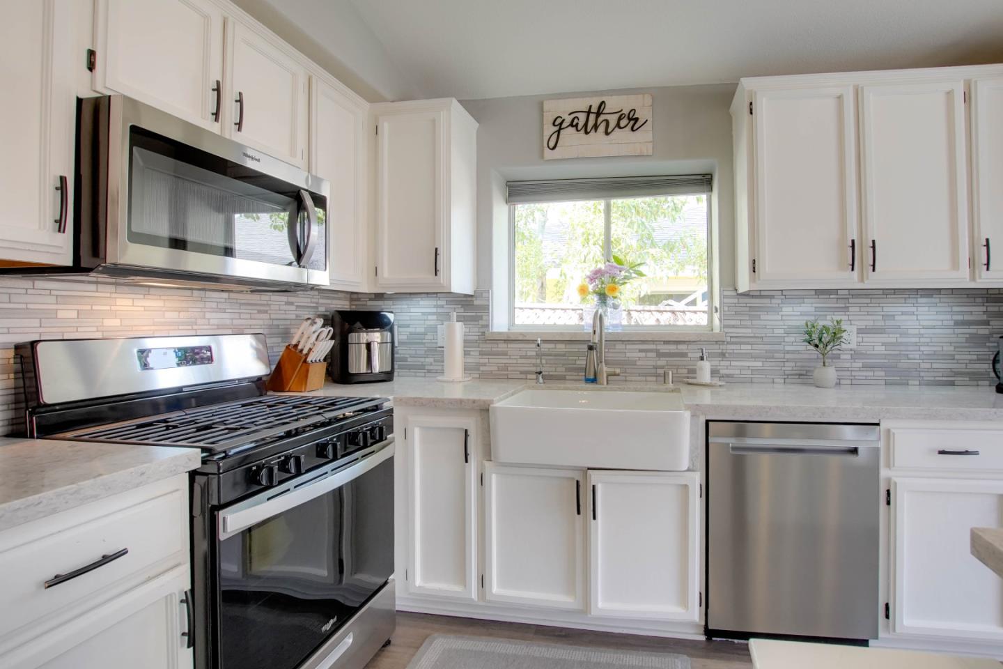 Detail Gallery Image 14 of 43 For 1330 Meridian St, Hollister,  CA 95023 - 4 Beds | 2 Baths