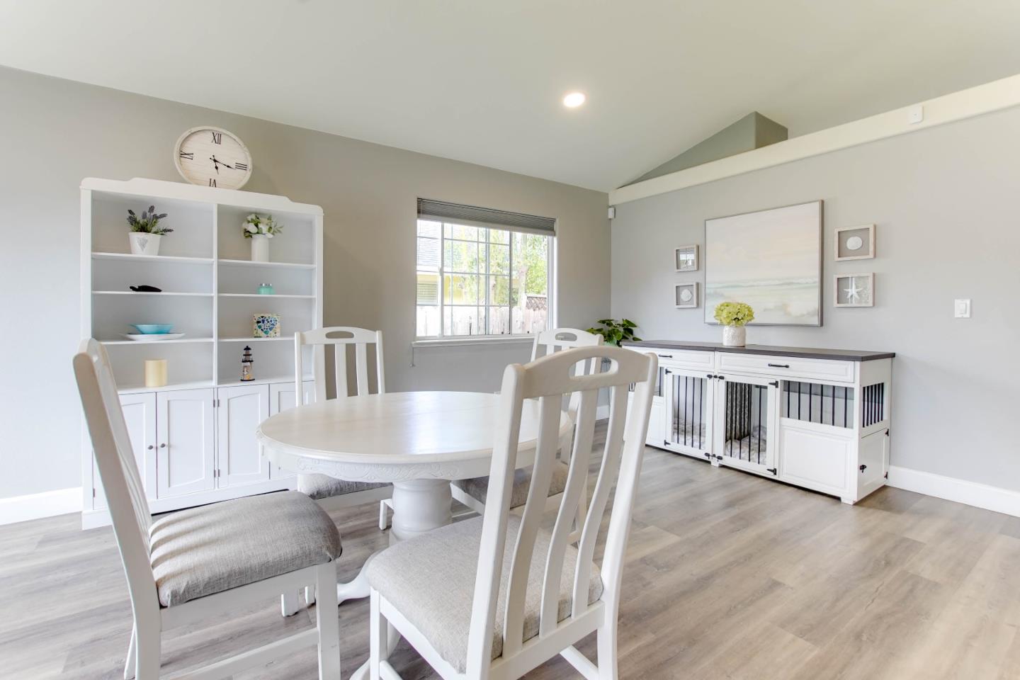 Detail Gallery Image 7 of 43 For 1330 Meridian St, Hollister,  CA 95023 - 4 Beds | 2 Baths