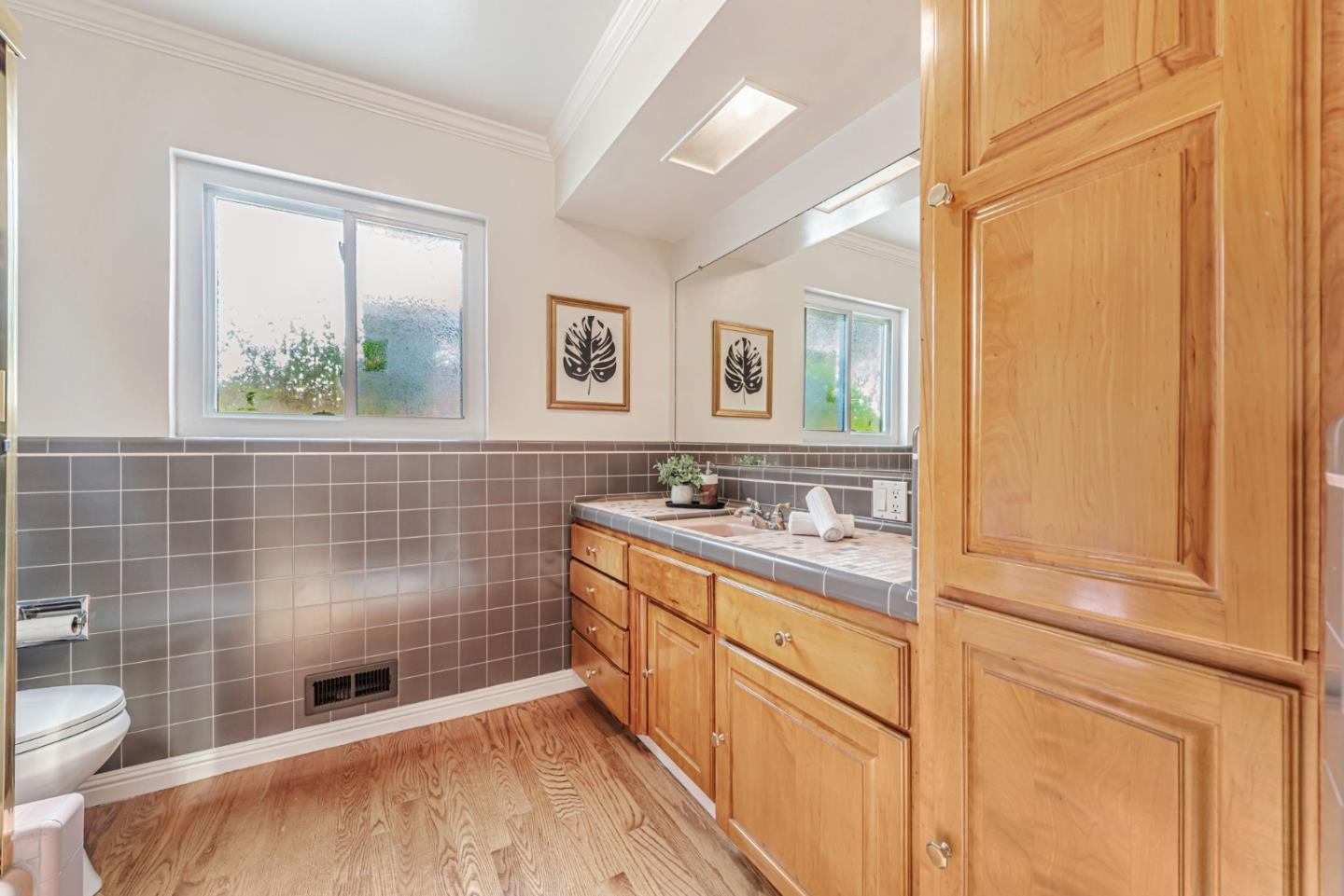 Detail Gallery Image 17 of 38 For 1028 Pascoe Ave, San Jose,  CA 95125 - 3 Beds | 3 Baths