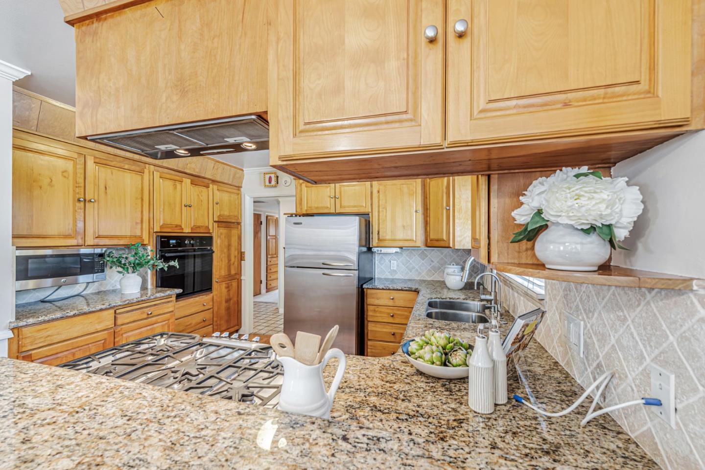 Detail Gallery Image 5 of 38 For 1028 Pascoe Ave, San Jose,  CA 95125 - 3 Beds | 3 Baths