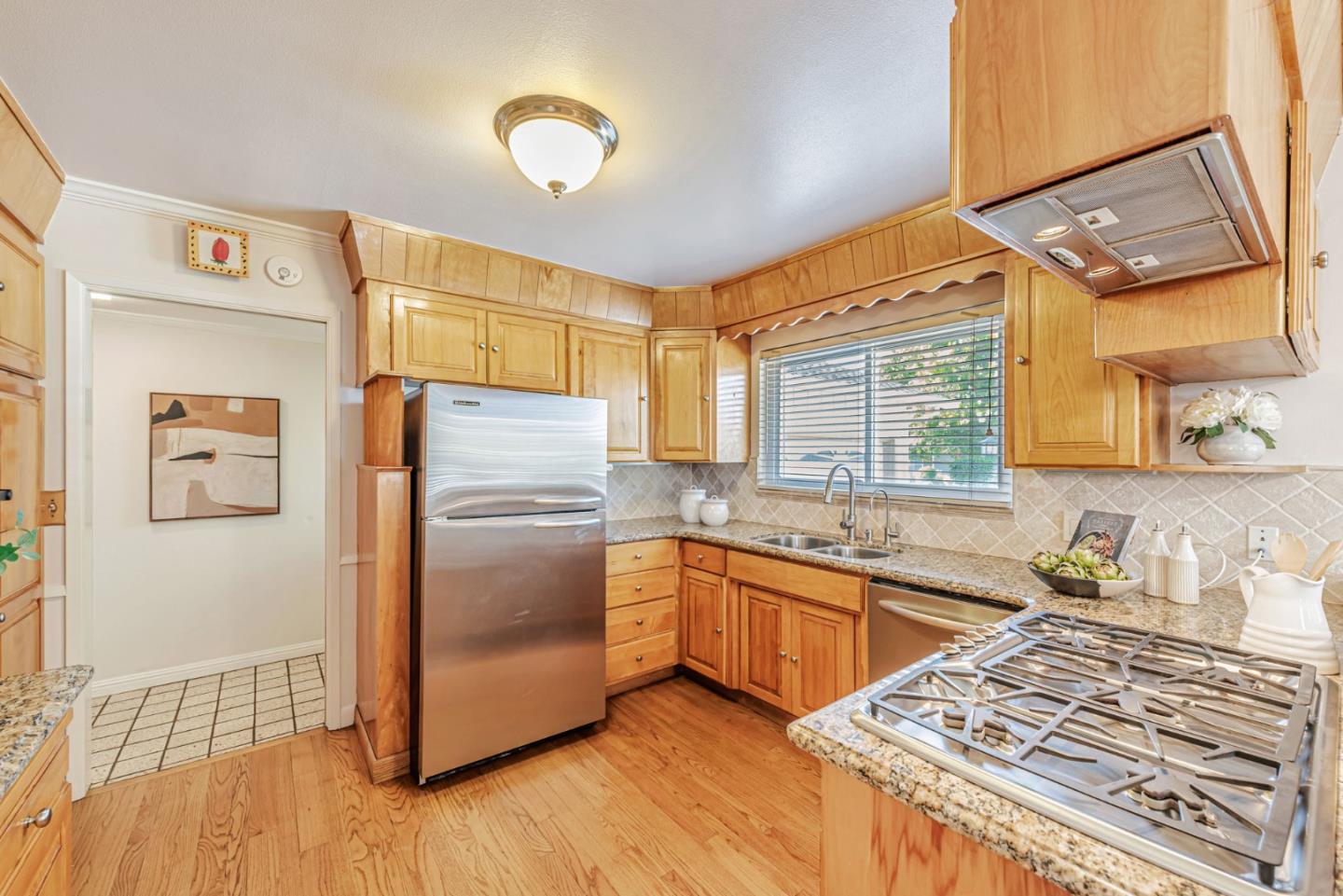 Detail Gallery Image 6 of 38 For 1028 Pascoe Ave, San Jose,  CA 95125 - 3 Beds | 3 Baths