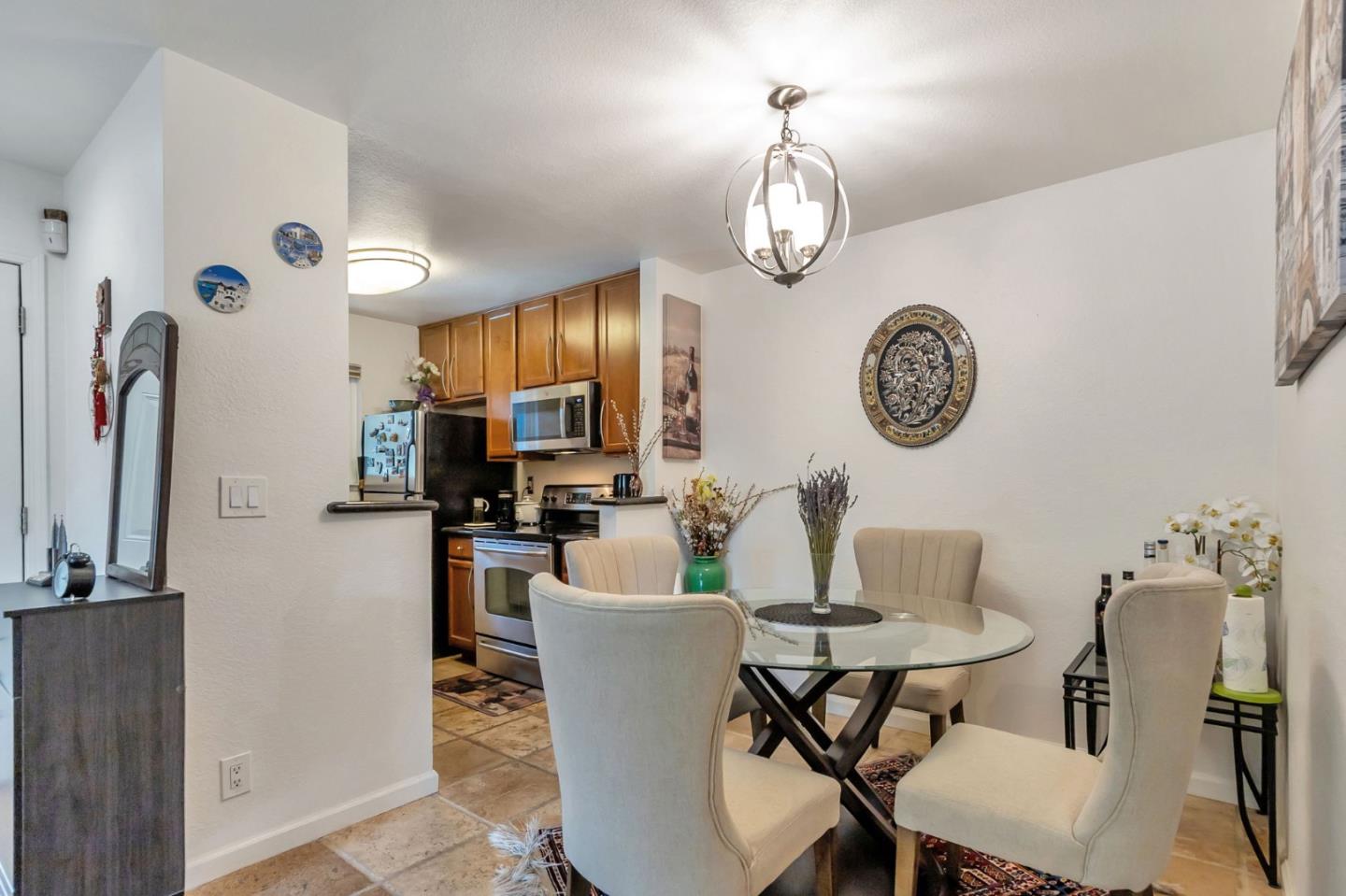 Detail Gallery Image 12 of 42 For 680 Teatree Ct, San Jose,  CA 95128 - 1 Beds | 1 Baths