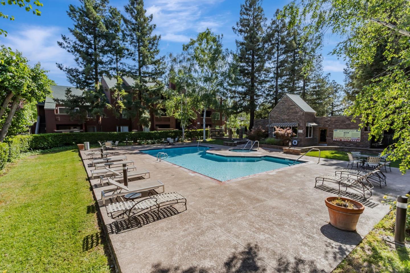 Detail Gallery Image 31 of 42 For 680 Teatree Ct, San Jose,  CA 95128 - 1 Beds | 1 Baths
