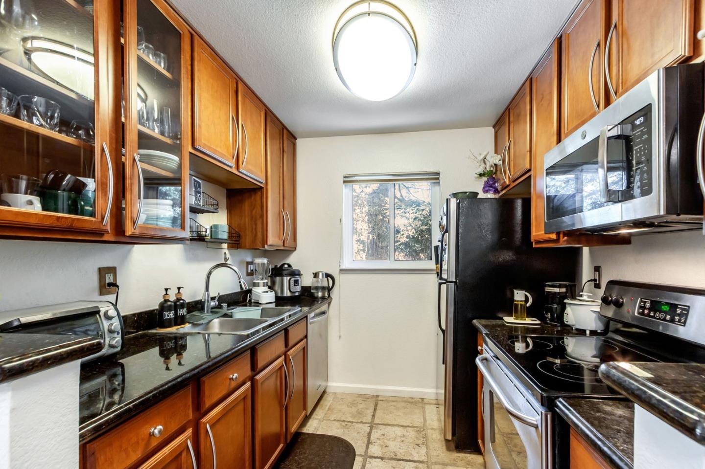 Detail Gallery Image 9 of 42 For 680 Teatree Ct, San Jose,  CA 95128 - 1 Beds | 1 Baths