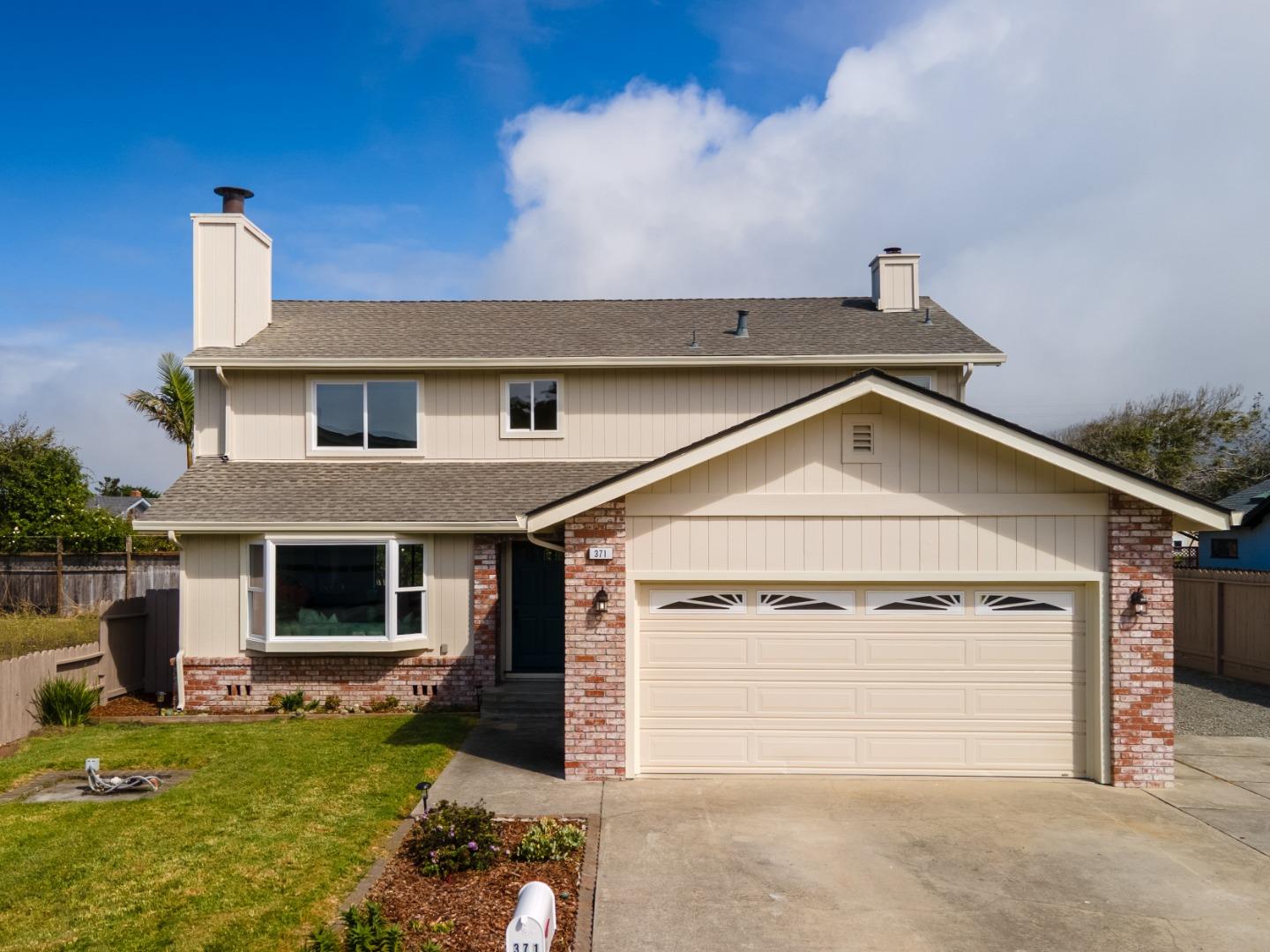 Detail Gallery Image 1 of 23 For 371 Granelli Ave, Half Moon Bay,  CA 94019 - 4 Beds | 2/1 Baths