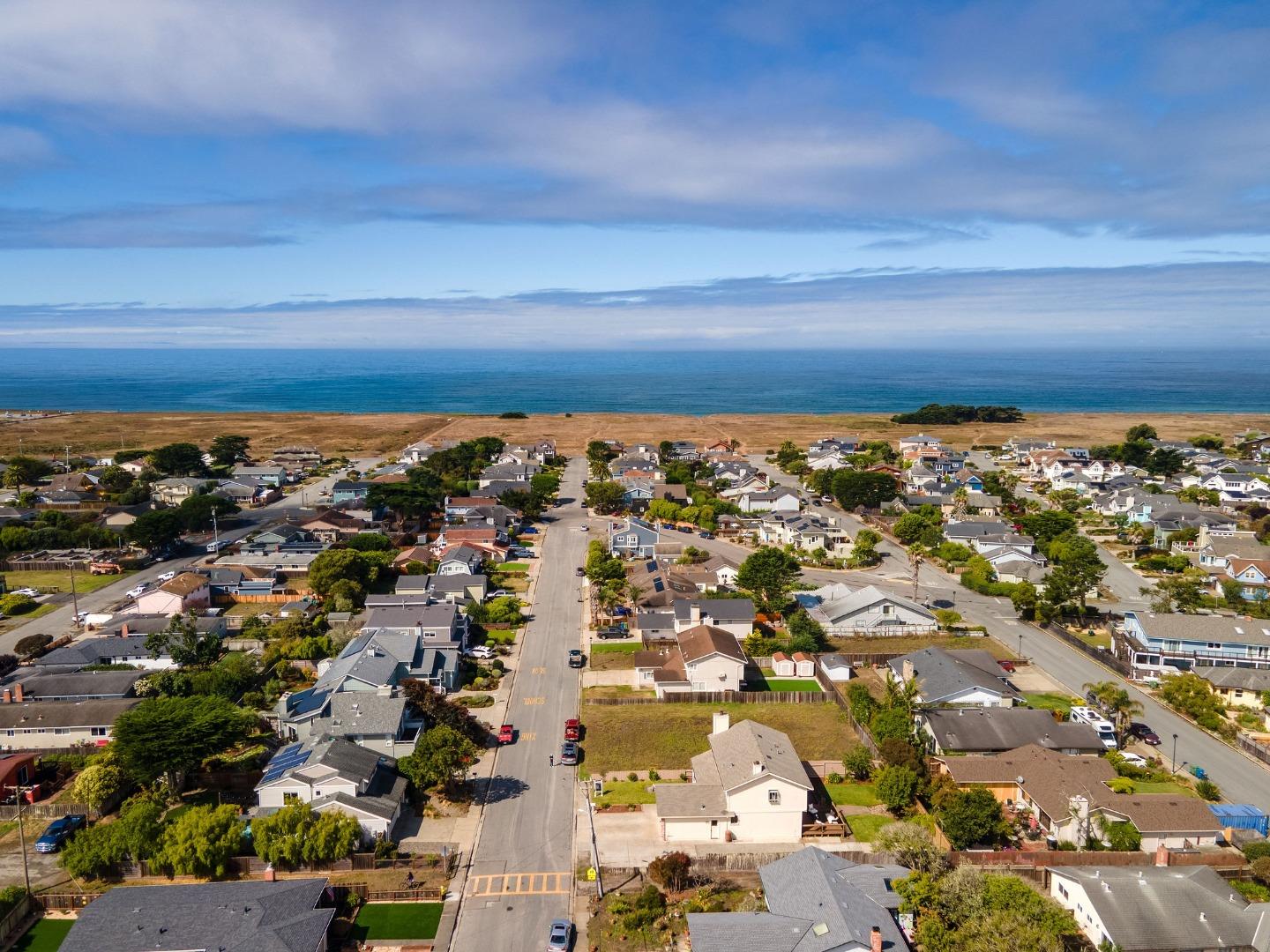 Detail Gallery Image 20 of 23 For 371 Granelli Ave, Half Moon Bay,  CA 94019 - 4 Beds | 2/1 Baths