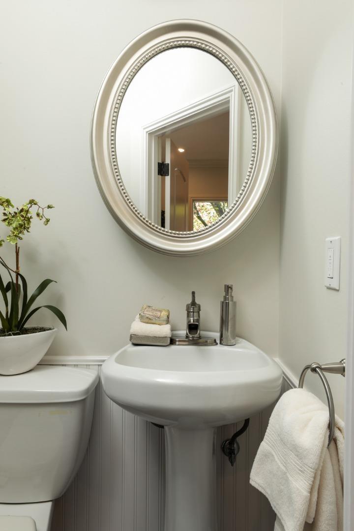 Detail Gallery Image 10 of 19 For 1015 Mallet Ct, Menlo Park,  CA 94025 - 2 Beds | 1/1 Baths