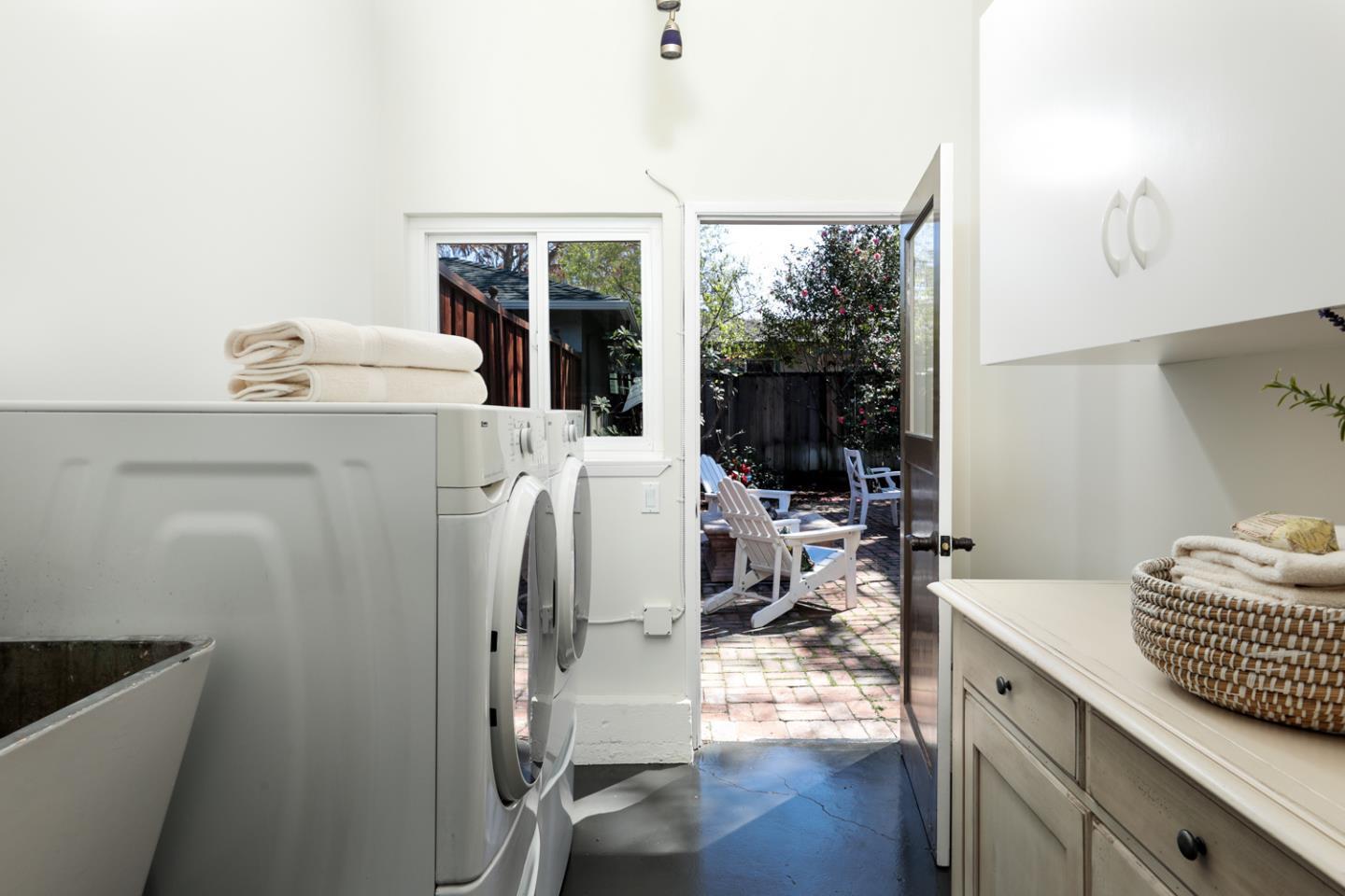 Detail Gallery Image 13 of 19 For 1015 Mallet Ct, Menlo Park,  CA 94025 - 2 Beds | 1/1 Baths