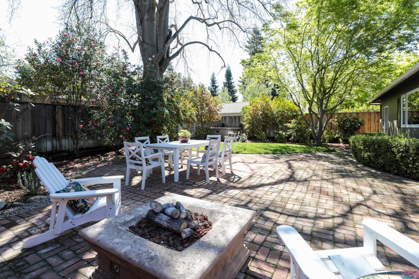 Detail Gallery Image 16 of 19 For 1015 Mallet Ct, Menlo Park,  CA 94025 - 2 Beds | 1/1 Baths