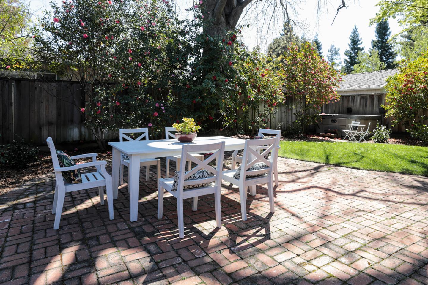Detail Gallery Image 17 of 19 For 1015 Mallet Ct, Menlo Park,  CA 94025 - 2 Beds | 1/1 Baths