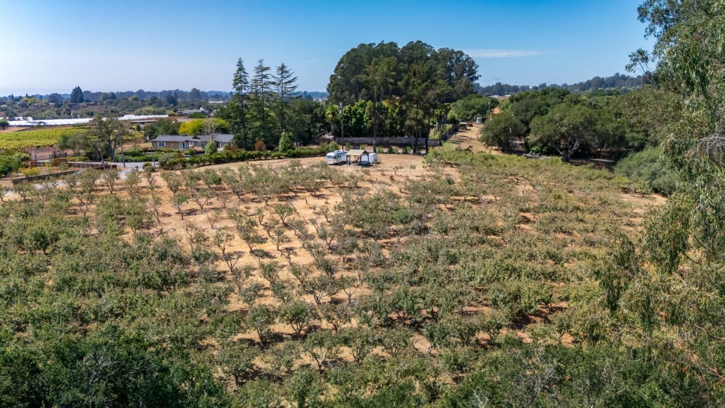 Detail Gallery Image 9 of 26 For 125 Gilchrist Way, Watsonville,  CA 95076 - – Beds | – Baths