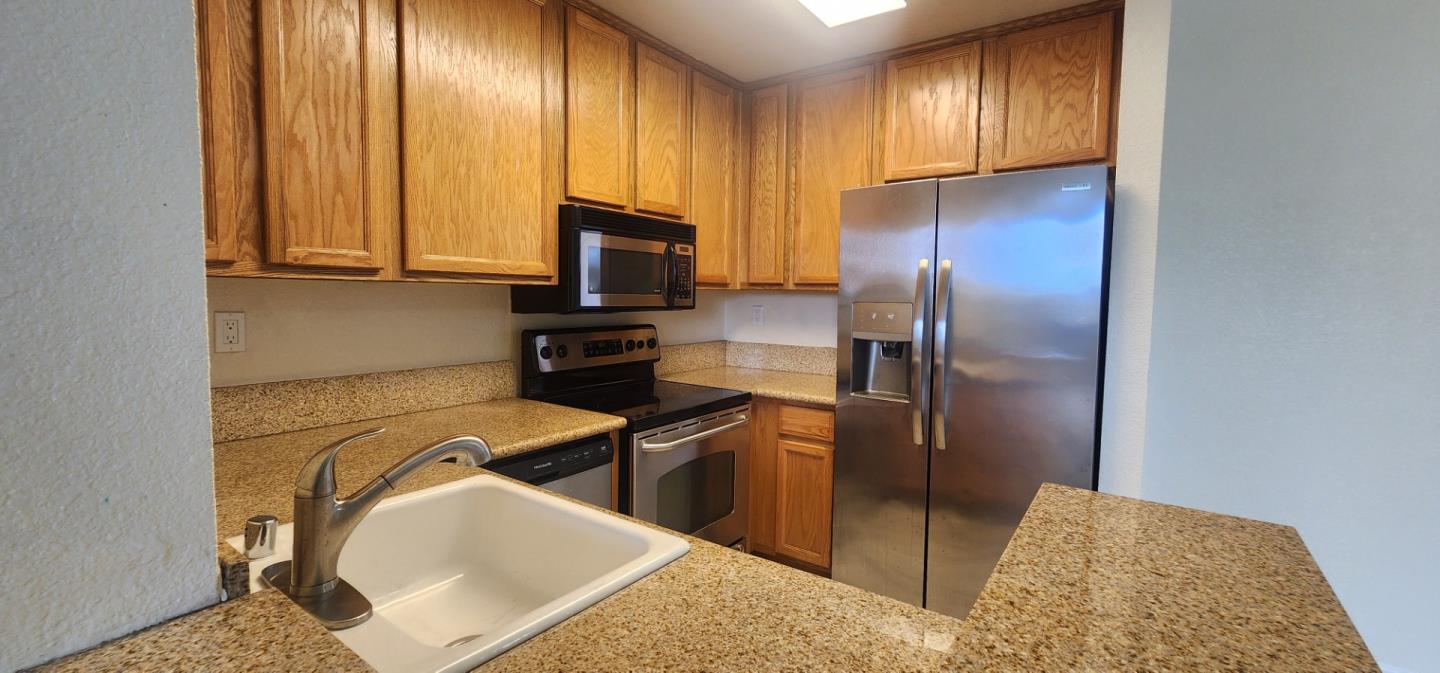 Detail Gallery Image 11 of 19 For 417 Tyler Pl #I,  Salinas,  CA 93906 - 1 Beds | 1 Baths