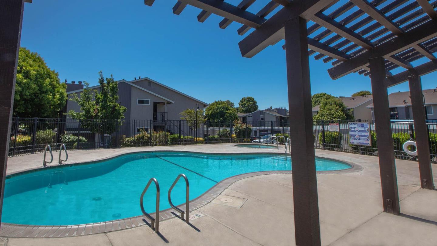 Detail Gallery Image 3 of 19 For 417 Tyler Pl #I,  Salinas,  CA 93906 - 1 Beds | 1 Baths