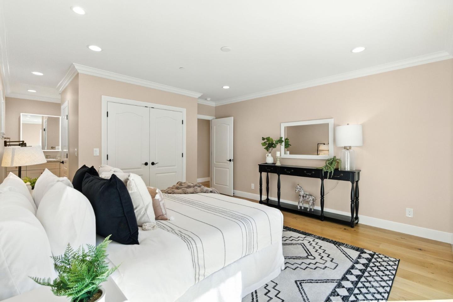 Detail Gallery Image 13 of 36 For 30 16th Ave, San Mateo,  CA 94402 - – Beds | – Baths