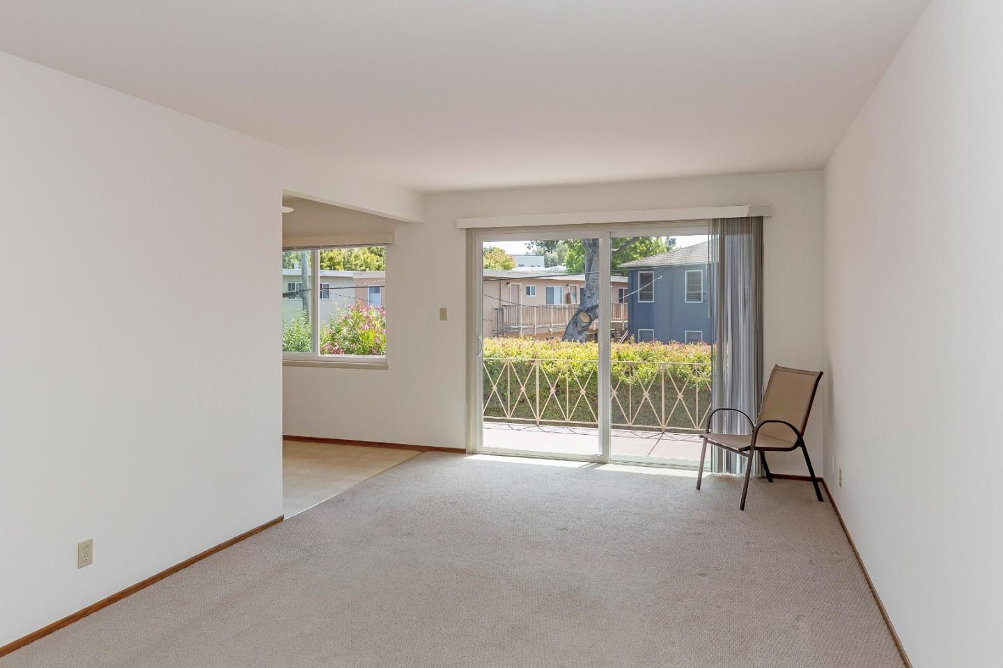 Detail Gallery Image 10 of 30 For 1249 Oak Grove Ave, Burlingame,  CA 94010 - – Beds | – Baths