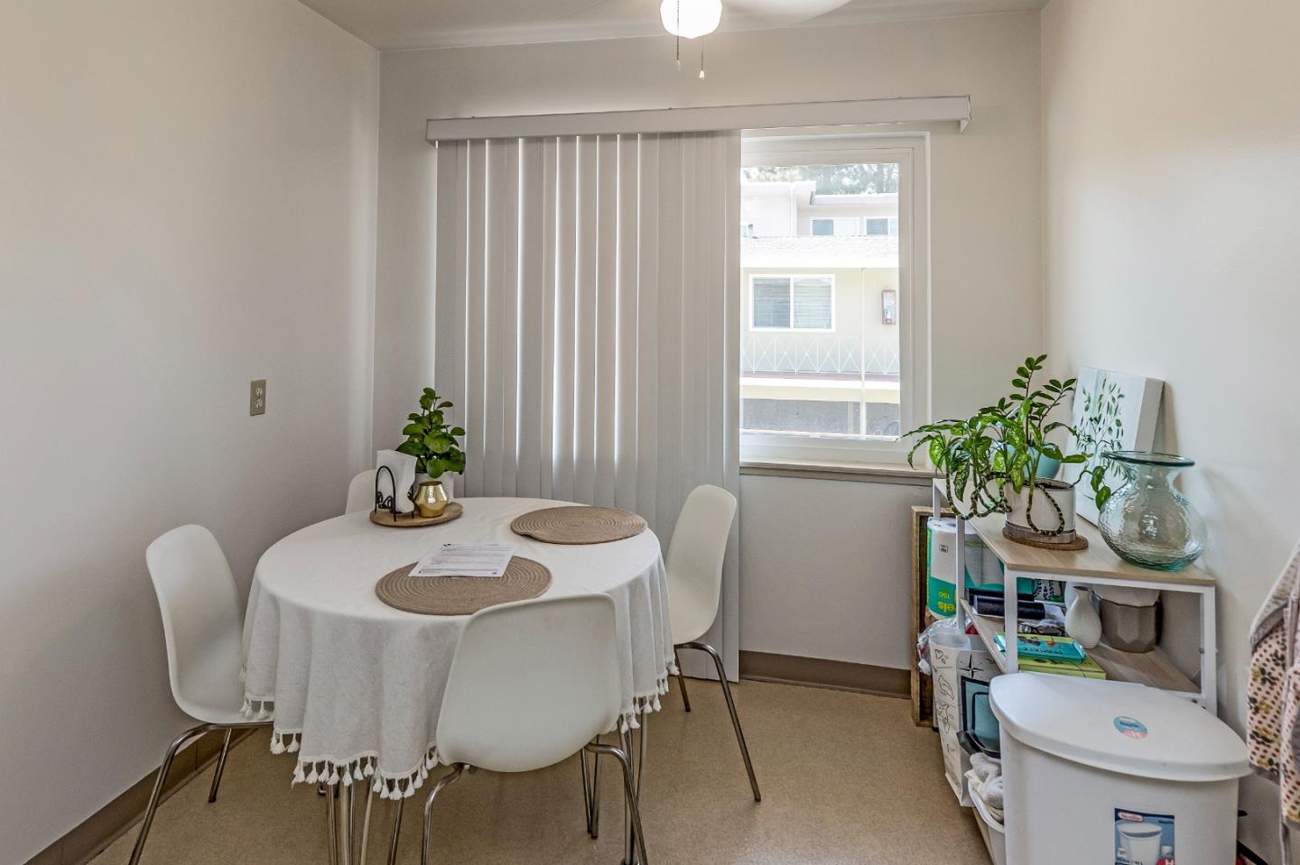 Detail Gallery Image 15 of 30 For 1249 Oak Grove Ave, Burlingame,  CA 94010 - – Beds | – Baths