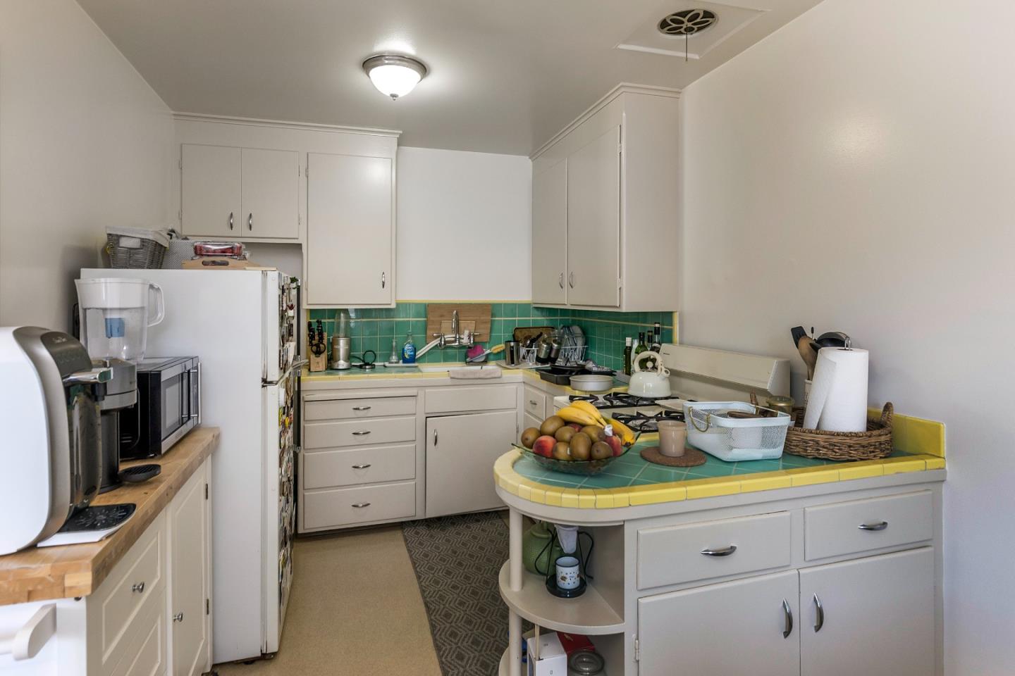 Detail Gallery Image 16 of 30 For 1249 Oak Grove Ave, Burlingame,  CA 94010 - – Beds | – Baths