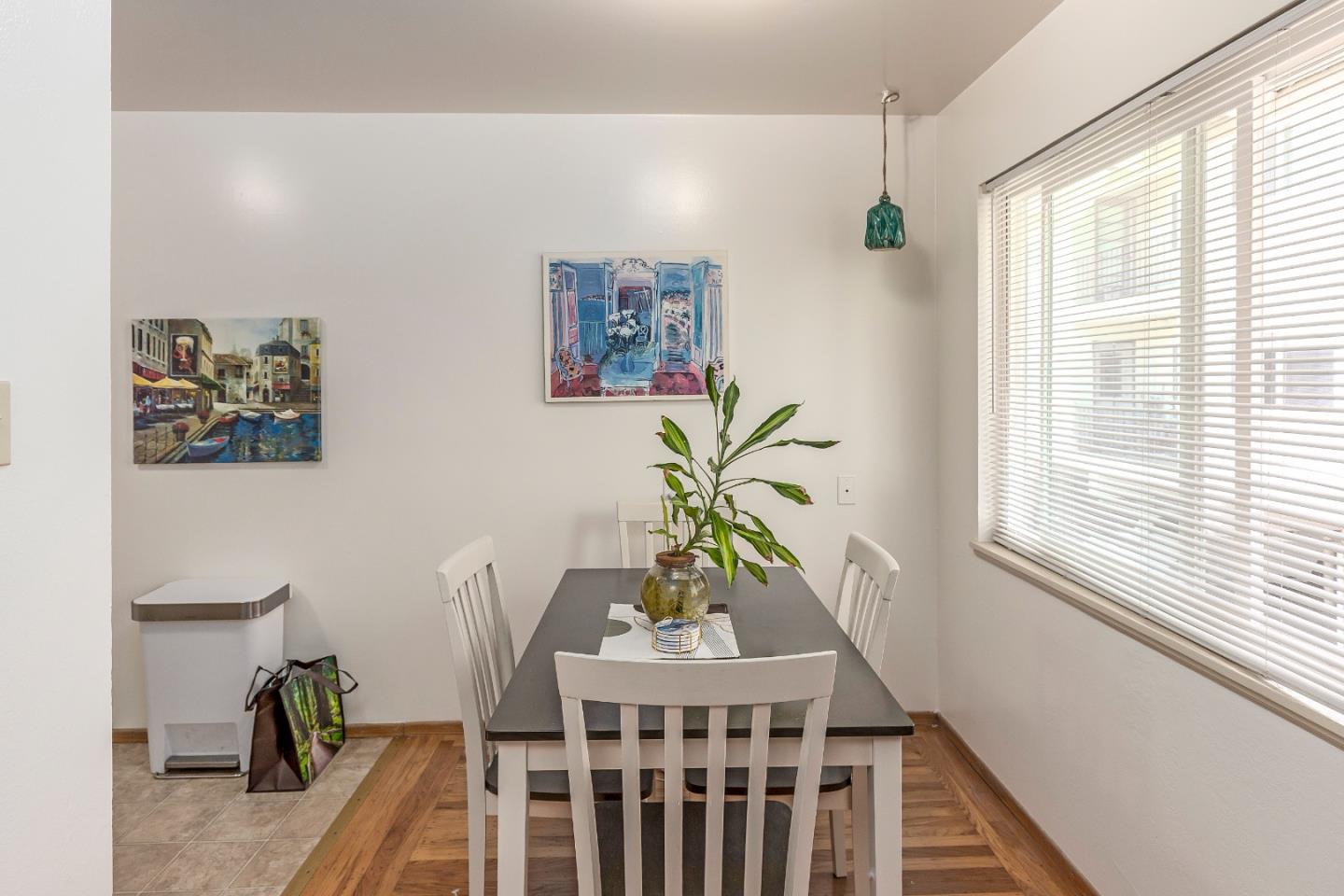Detail Gallery Image 19 of 30 For 1249 Oak Grove Ave, Burlingame,  CA 94010 - – Beds | – Baths