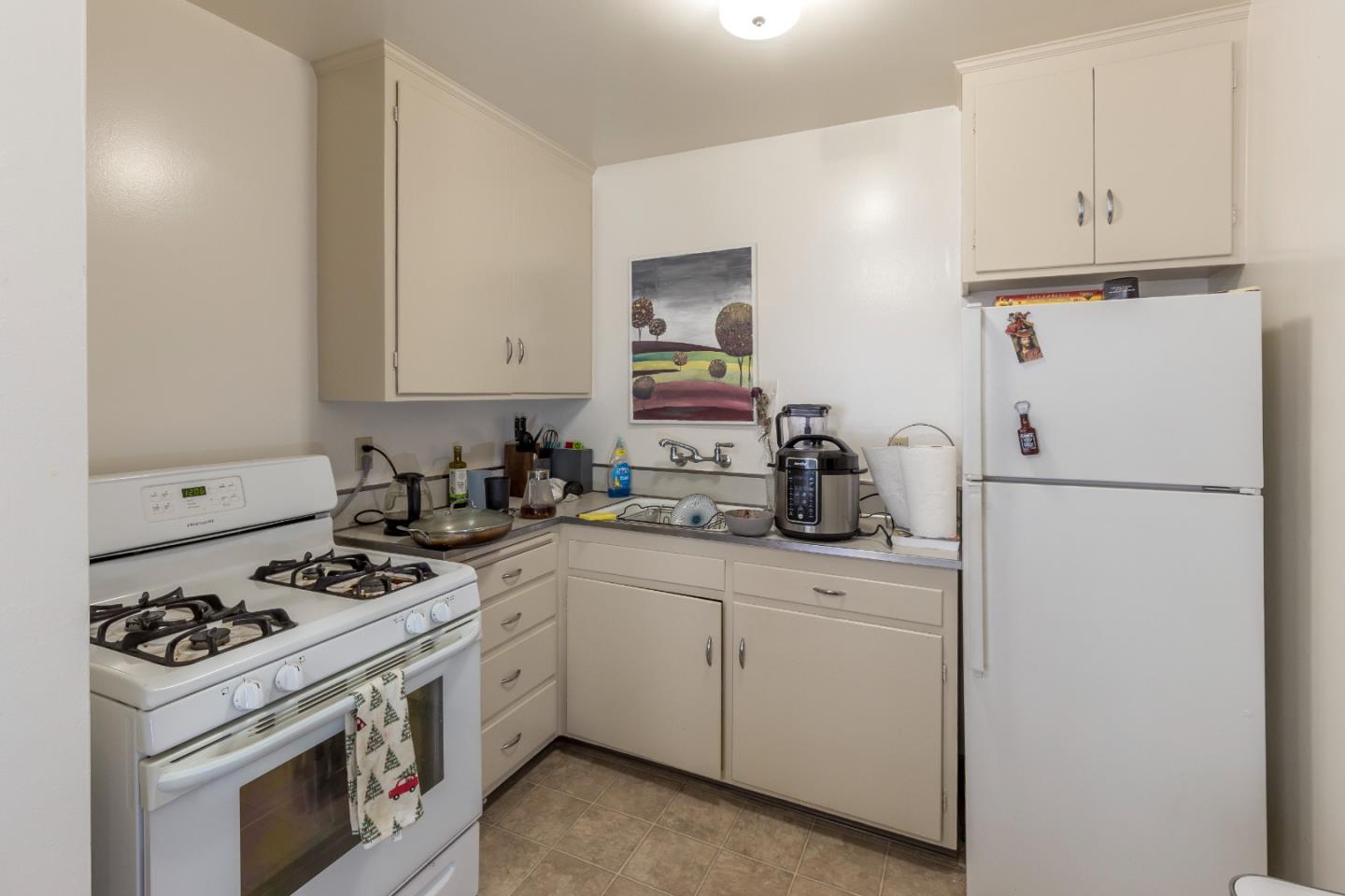 Detail Gallery Image 20 of 30 For 1249 Oak Grove Ave, Burlingame,  CA 94010 - – Beds | – Baths