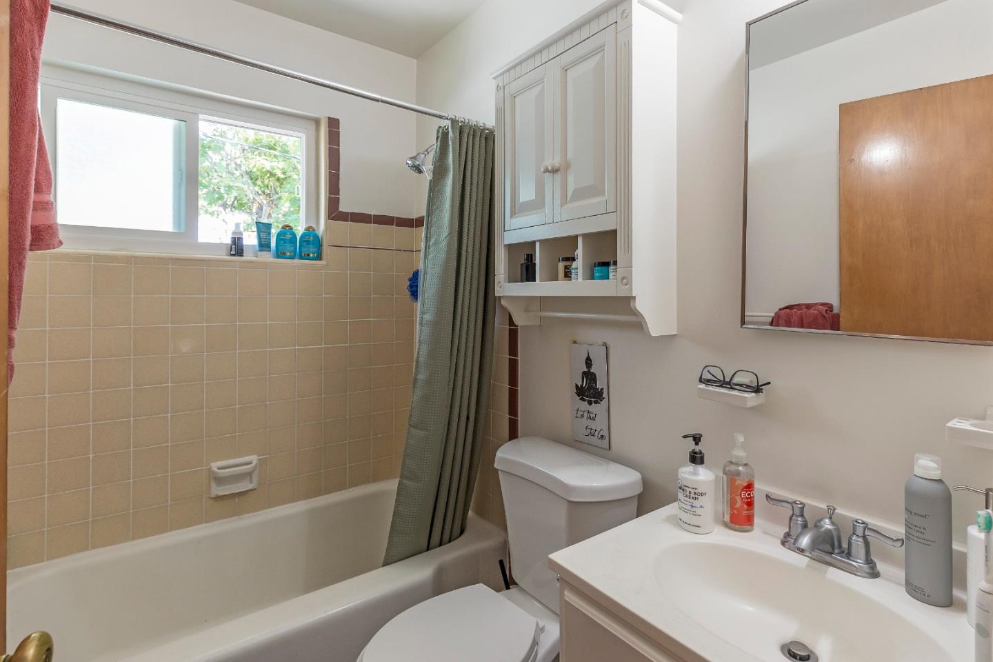Detail Gallery Image 21 of 30 For 1249 Oak Grove Ave, Burlingame,  CA 94010 - – Beds | – Baths
