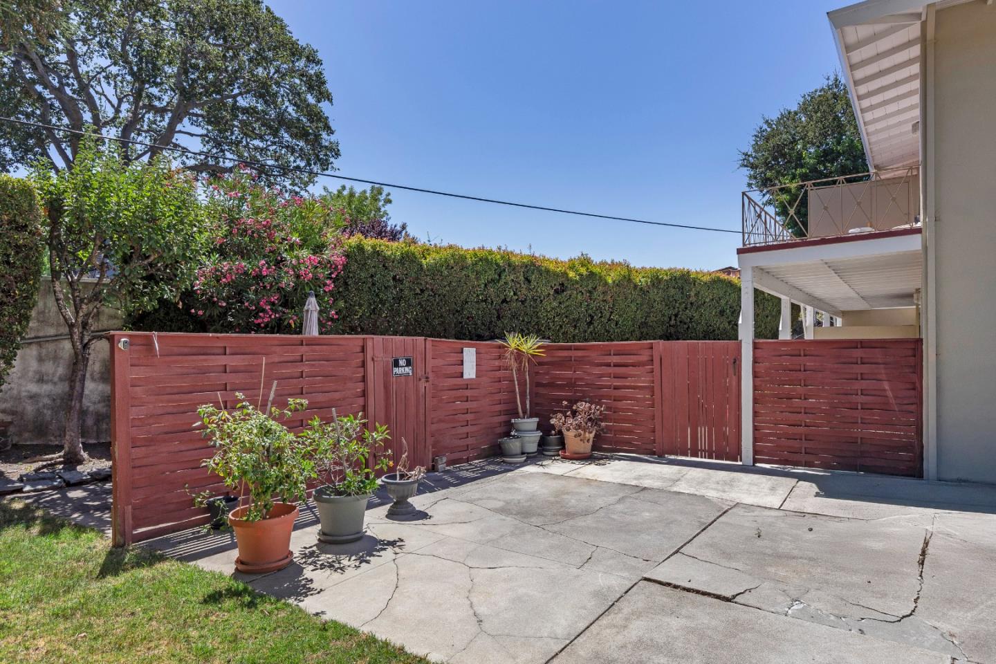 Detail Gallery Image 28 of 30 For 1249 Oak Grove Ave, Burlingame,  CA 94010 - – Beds | – Baths