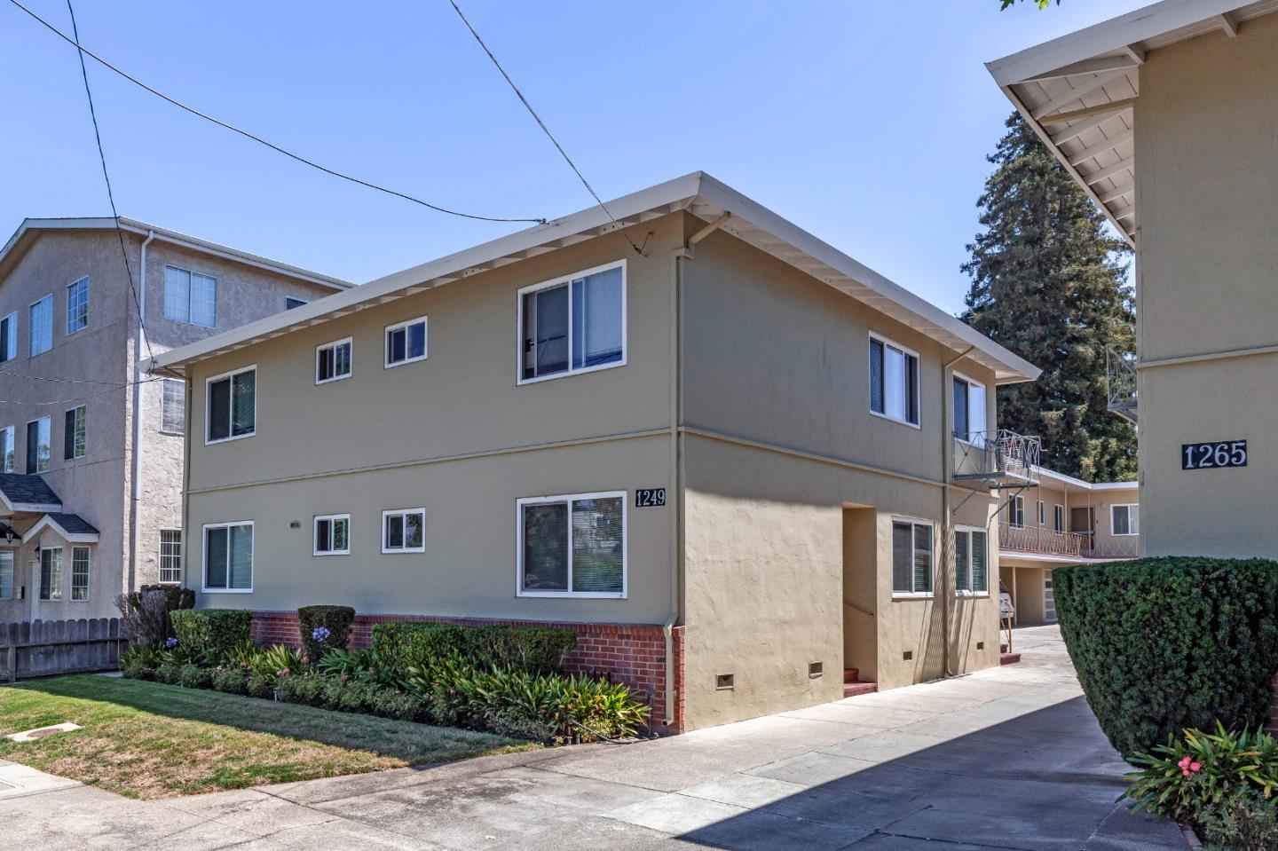 Detail Gallery Image 4 of 30 For 1249 Oak Grove Ave, Burlingame,  CA 94010 - – Beds | – Baths