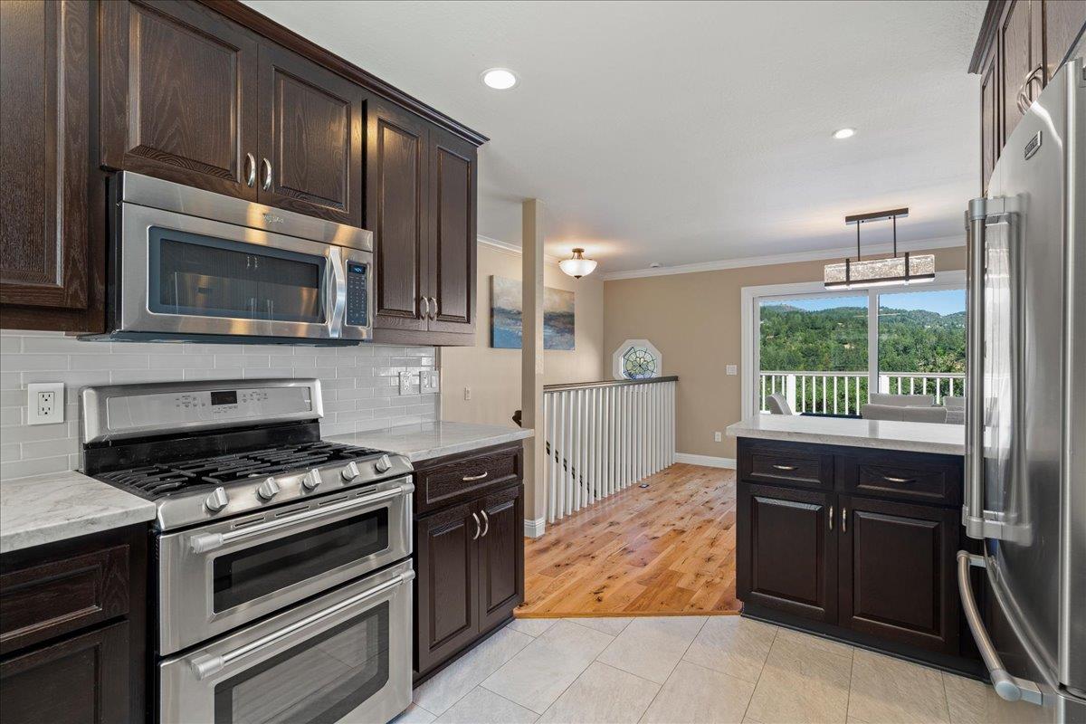 Detail Gallery Image 10 of 42 For 25400 Radonich Rd, Los Gatos,  CA 95033 - 3 Beds | 2/1 Baths