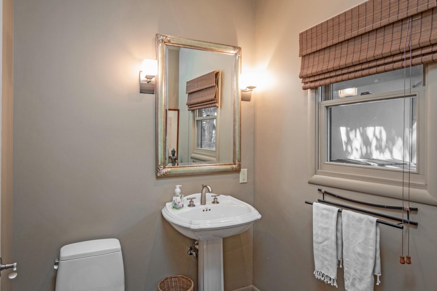 Detail Gallery Image 15 of 41 For 11981 Magdalena Ave, Los Altos Hills,  CA 94024 - 3 Beds | 2/1 Baths