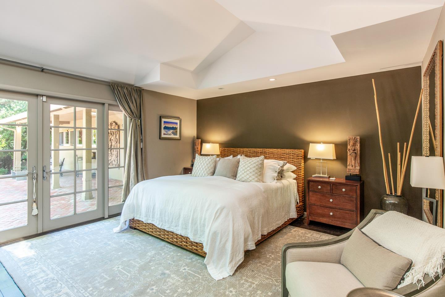 Detail Gallery Image 16 of 41 For 11981 Magdalena Ave, Los Altos Hills,  CA 94024 - 3 Beds | 2/1 Baths